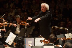 Sir Simon Rattle conducts the Berliner Philharmoniker in Mahler’s Symphony No.7 at Roy Thomson Hall, November 15. CREDIT Jag Gundu for the Roy Thomson Hall Archive.