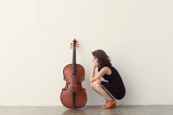 Cellist Elinor Frey.