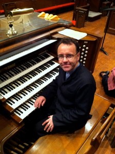 Organist David Briggs.