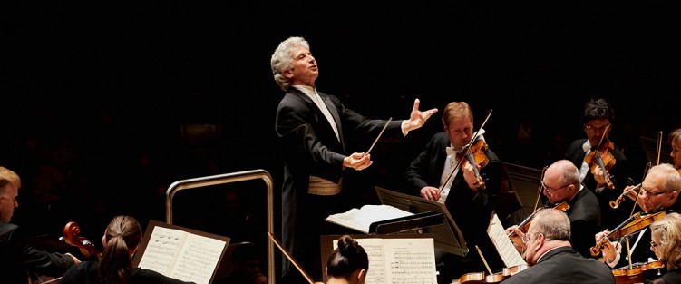Peter Oundjian conducting La Mer - Photo by Malcolm Cook