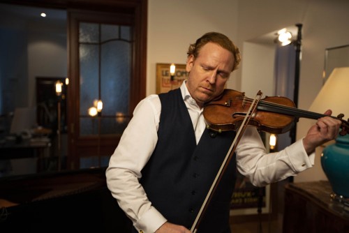 Violinist Daniel Hope spends this period of social distancing by performing chamber concerts from his living room in Berlin with specially invited guests. Every day at 6pm. Photo courtesy of DANIEL WALDHECKER / ARTE G.E.I.E.