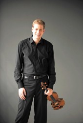 Jonathan Crow. Photo credit: Sian Richards