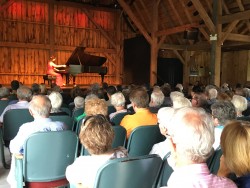 Angela Hewitt in performance on July 23. Photo by the author.