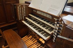 The organ of the Church of St. Mary Magdalene, built in 1906 by Breckels and Matthews.