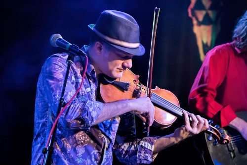 Chris McKhool brings his Holidays of the Global Village with Chris McKhool and Friends to the Kingston Road United Church, December 9. Then he puts on his Sultans of String hat for a whirlwind six-city Beyond the GTA tour from December 12 to 18 with a stop in Markham on December 13 in between. Photo Jake Jacobson