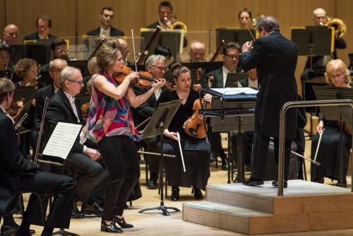 Violinist Leila Josefowicz with the TSO. Photo credit: Nick Wons.