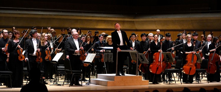 Sir Andrew Davis with the TSO and TSYO. Photo credit: Jag Gundu.