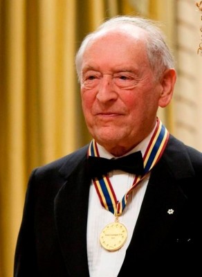 Walter Homburger receiving the Order of Canada 2010. Photo by Sean Kilpatrick