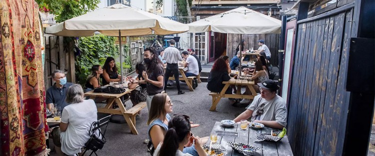 The Oud & the Fuzz back patio (image c/o blogTO).