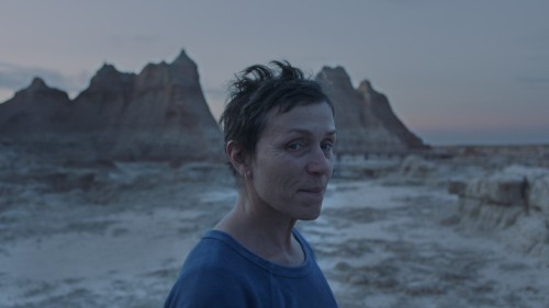 Chloé Zhao (L) and Frances McDormand on the set of Nomadland. Photo credit: Joshua James Richards/20th Century Studios.