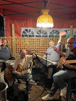 Robert Horvath Quartet on the Drom Patio PHOTO: Ori Dagan