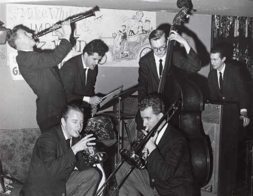 Mike White’s Imperial Jazz band at the Westover Hotel, 1958. Ian Arnott, clarinet; Ian Halliday, drums; Mike White, cornet; Bud Hill, trombone; Peter Bartram, bass; Michael Snow, piano. Photo courtesy of Estate of Michael Snow.