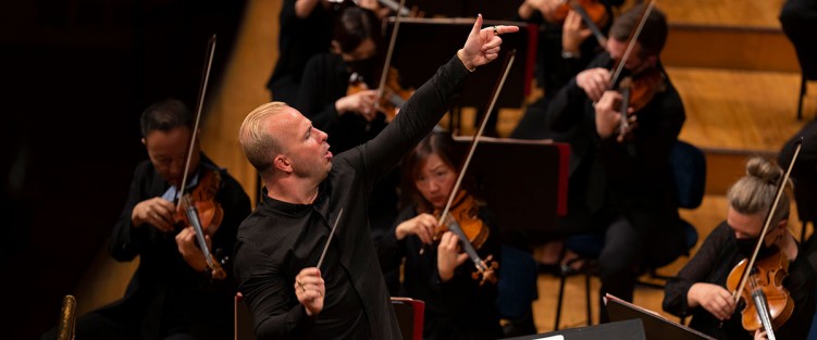 Yannick Nézet-Séguin’s tail-less Philadelphia Orchestra come to Koerner Hall on April 21. Photo by Todd Rosenberg.