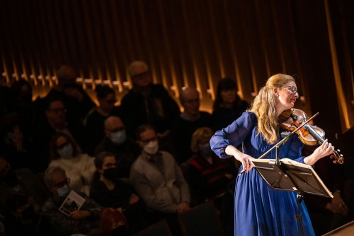 Rachel Podger. Photo by Dahlia Katz.